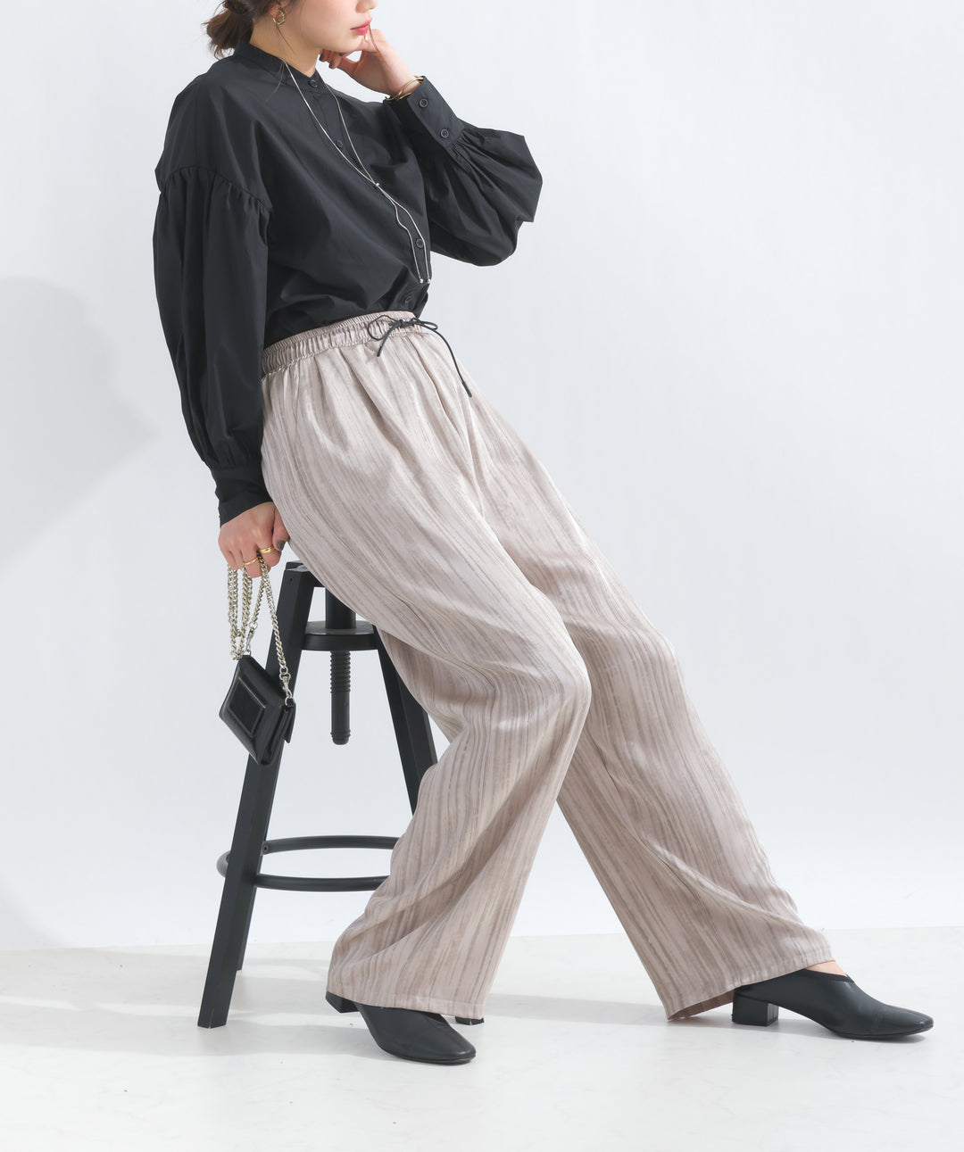 シャドーストライプストレートパンツ