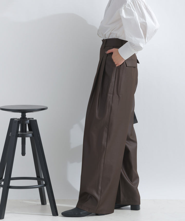 ダブルタックワイドパンツ