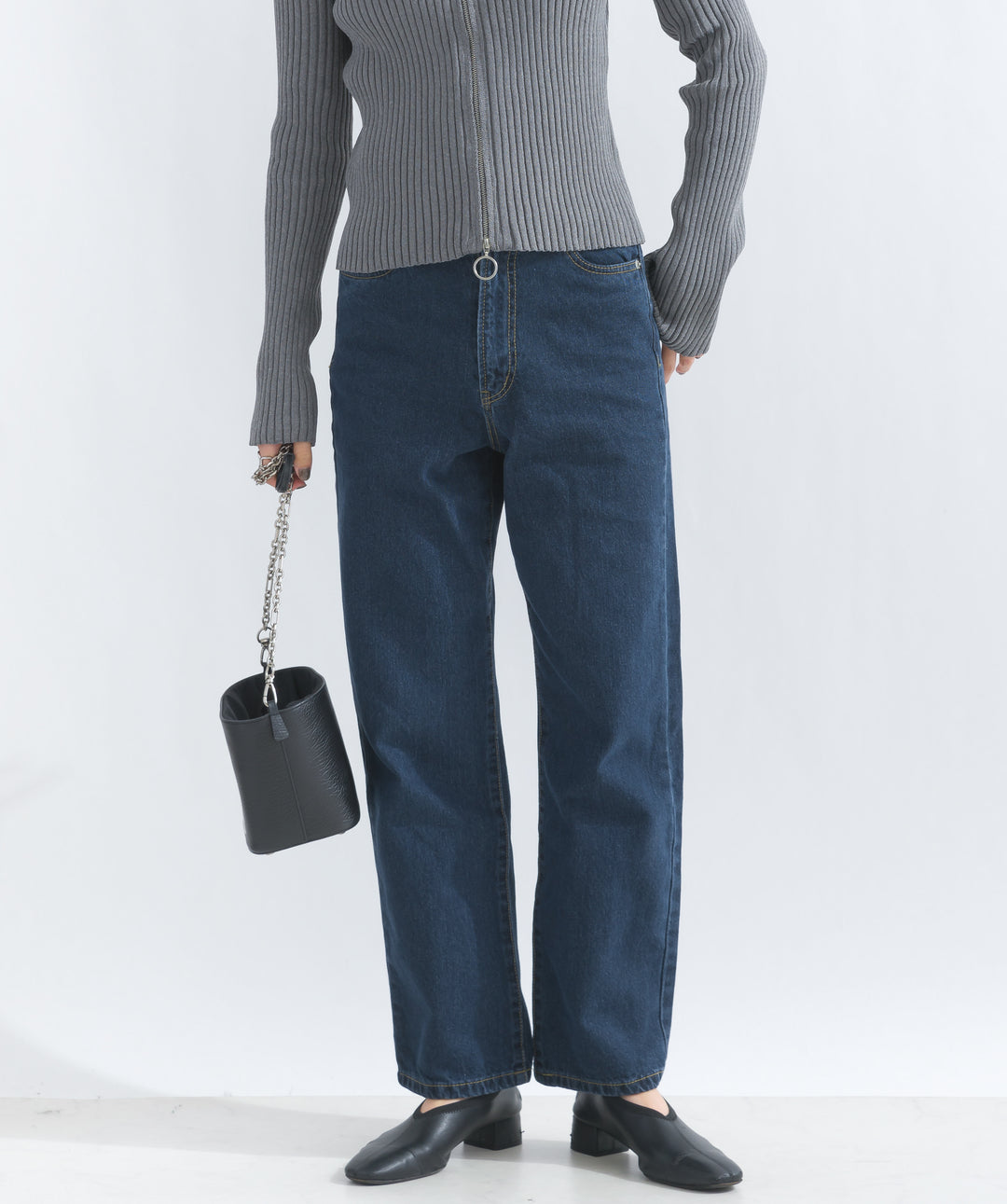 ストレートデニムパンツ