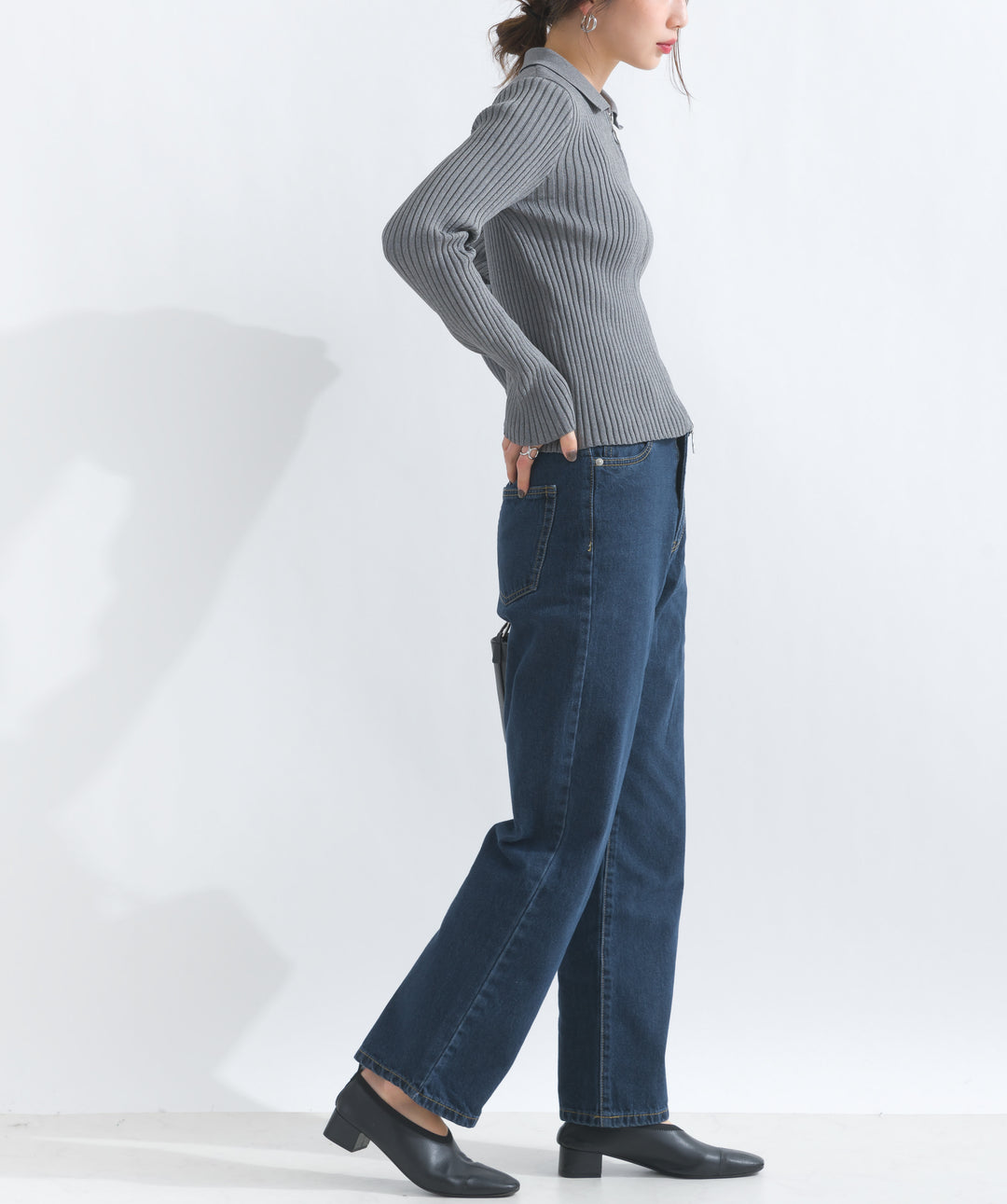 ストレートデニムパンツ