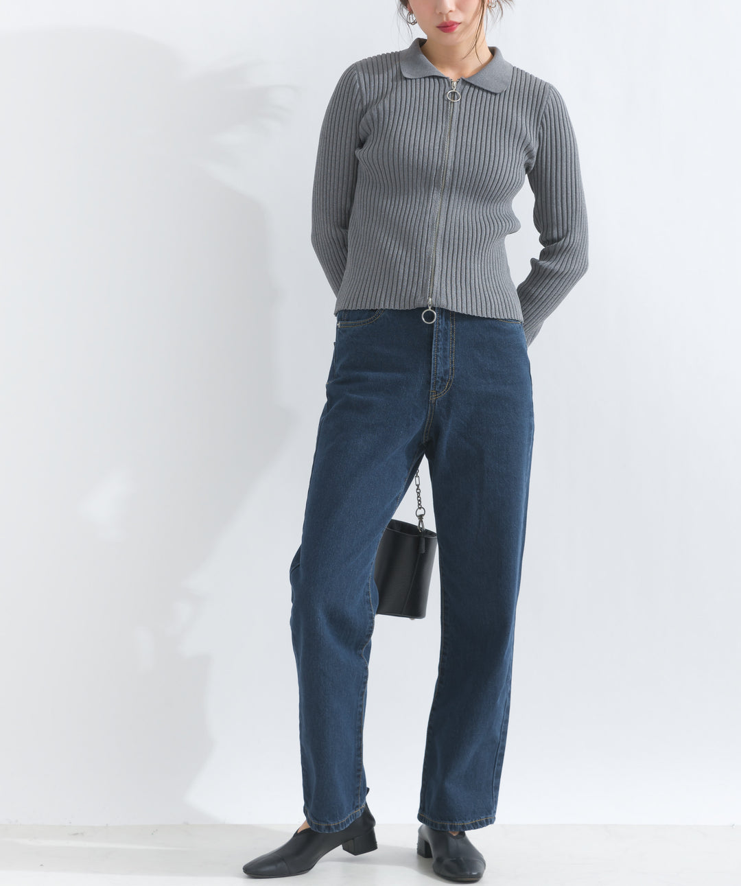 ストレートデニムパンツ