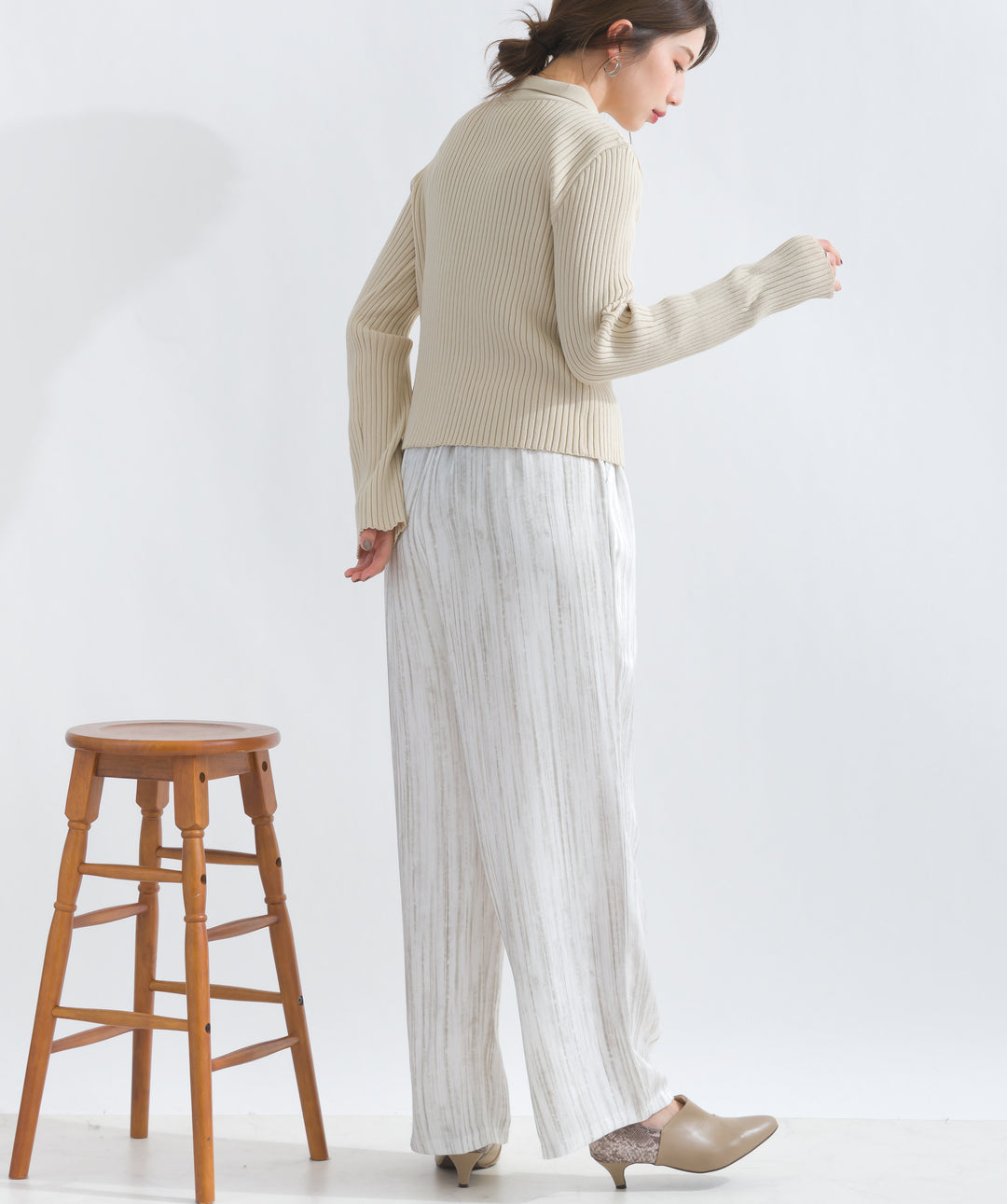 シャドーストライプストレートパンツ