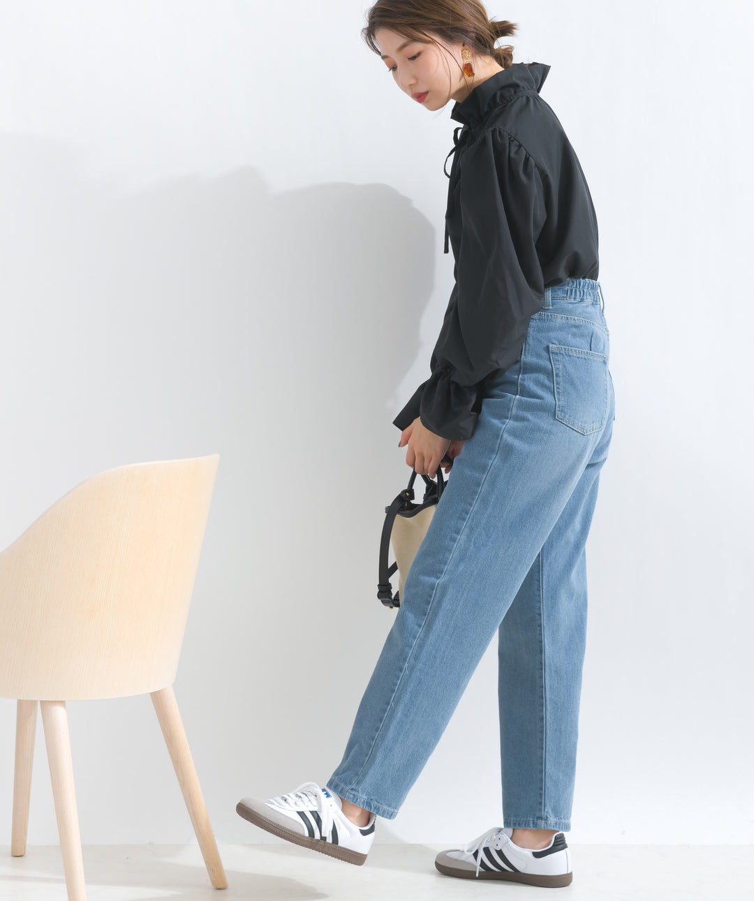 ストレートデニムパンツ