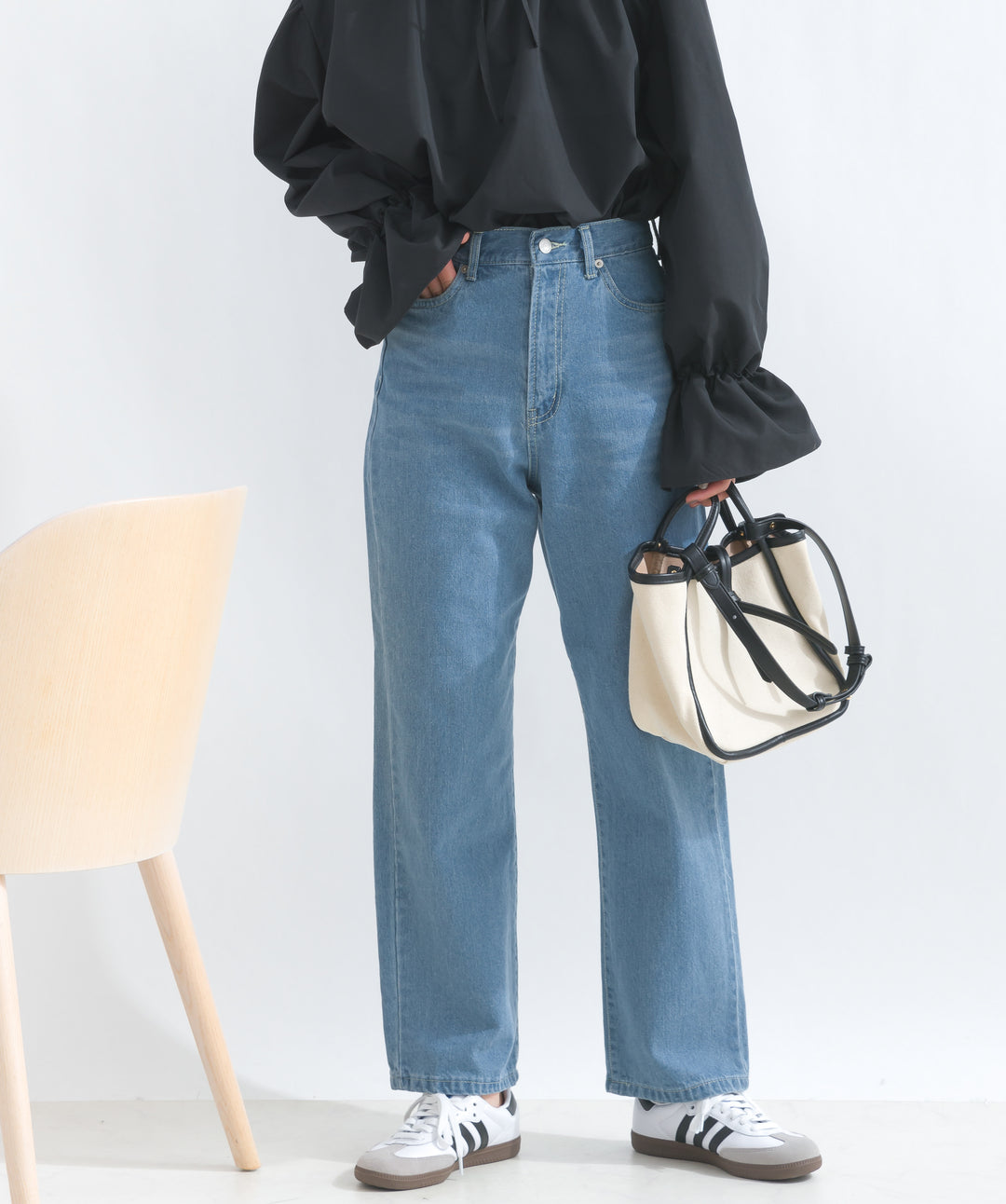 ストレートデニムパンツ