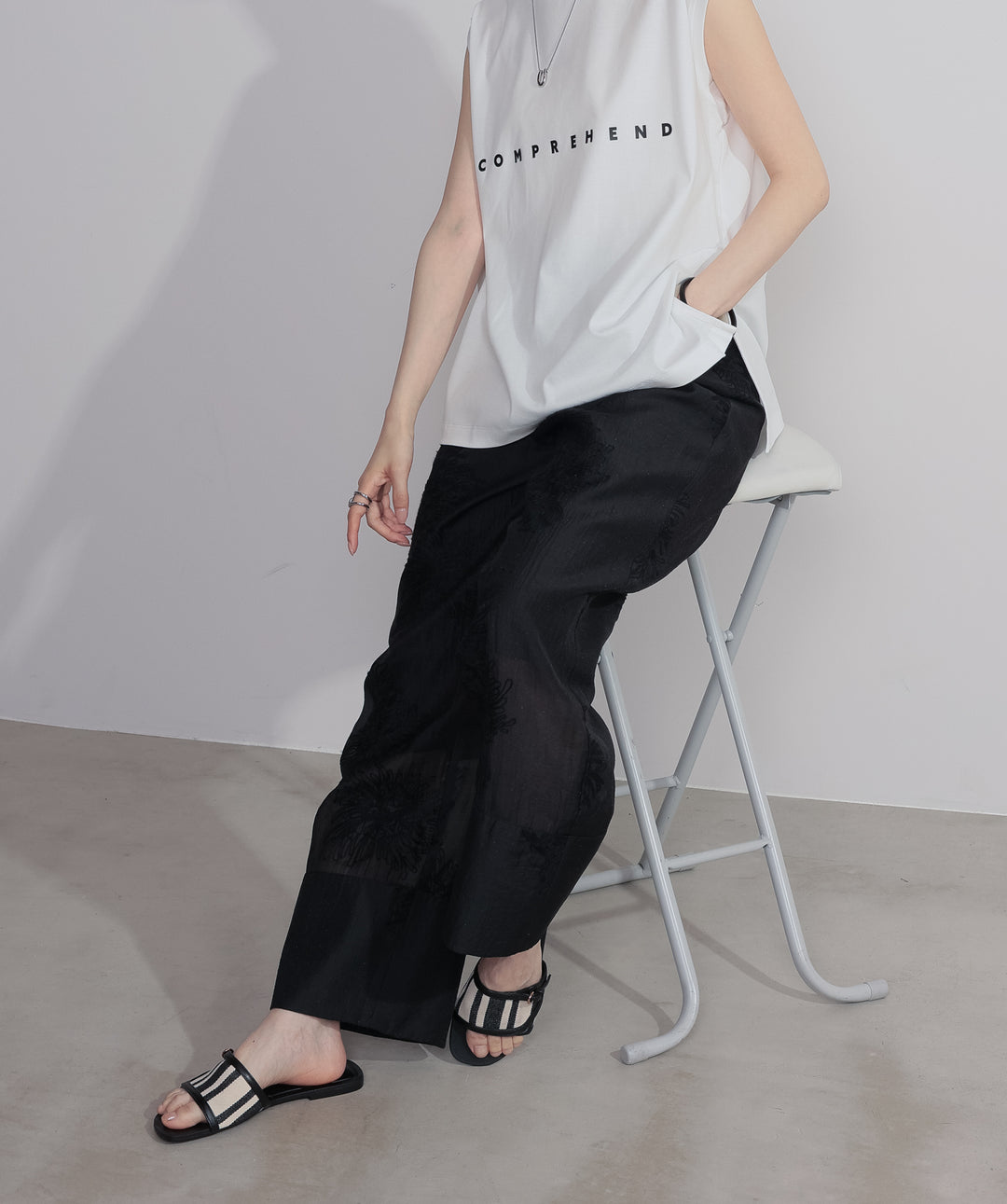 【SET】コンパクトスムースロゴフレンチトップス+フラワー刺繍シアーパンツ(2set)