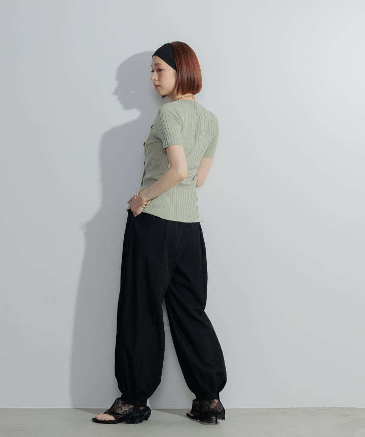 アシンメトリーボタンリブニット