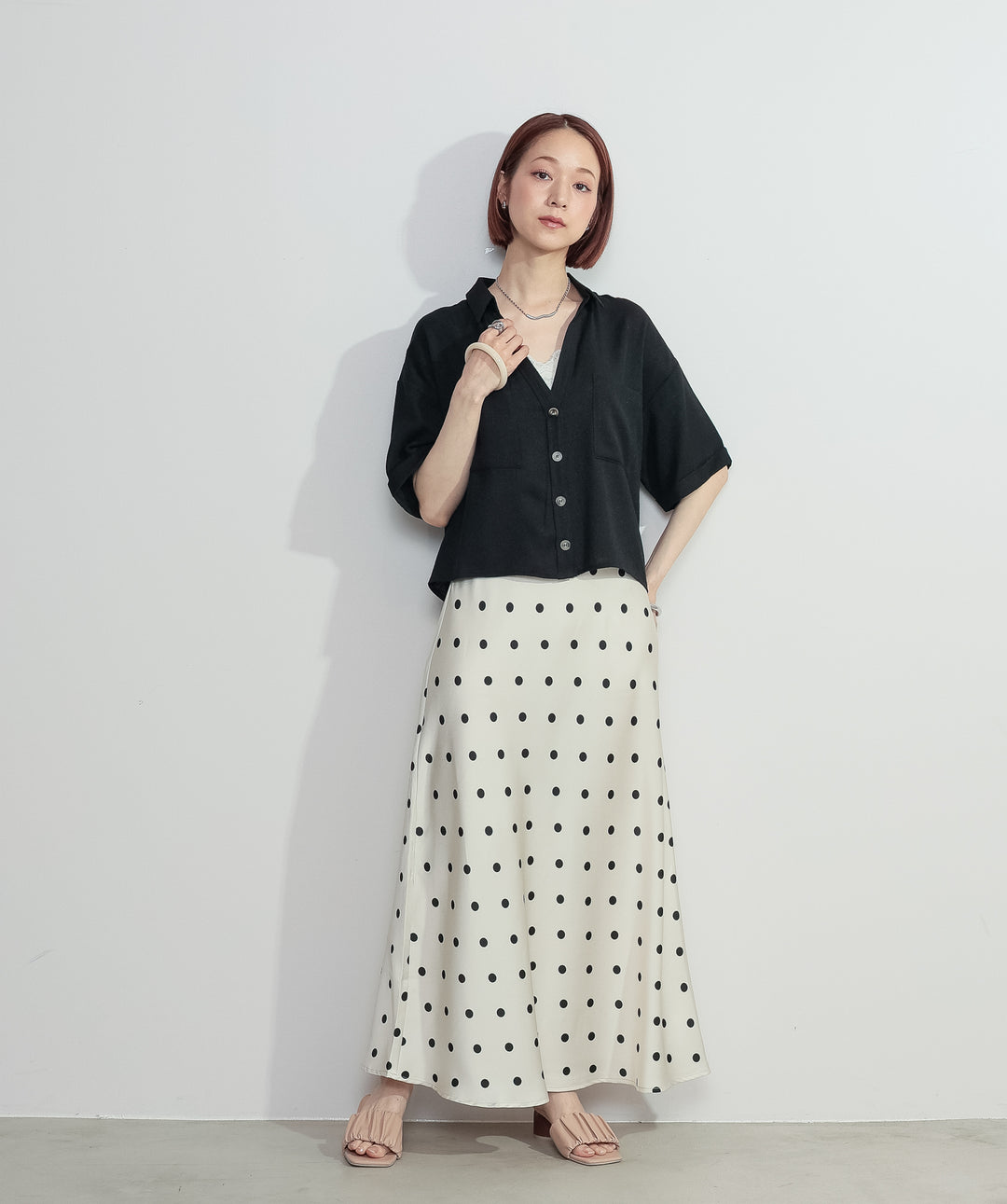 ランダムドットロングスカート