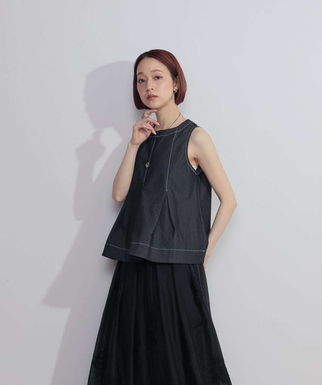 【SET】フロントタックフレアノースリーブトップス+フラワー刺繍シアースカート(2set)