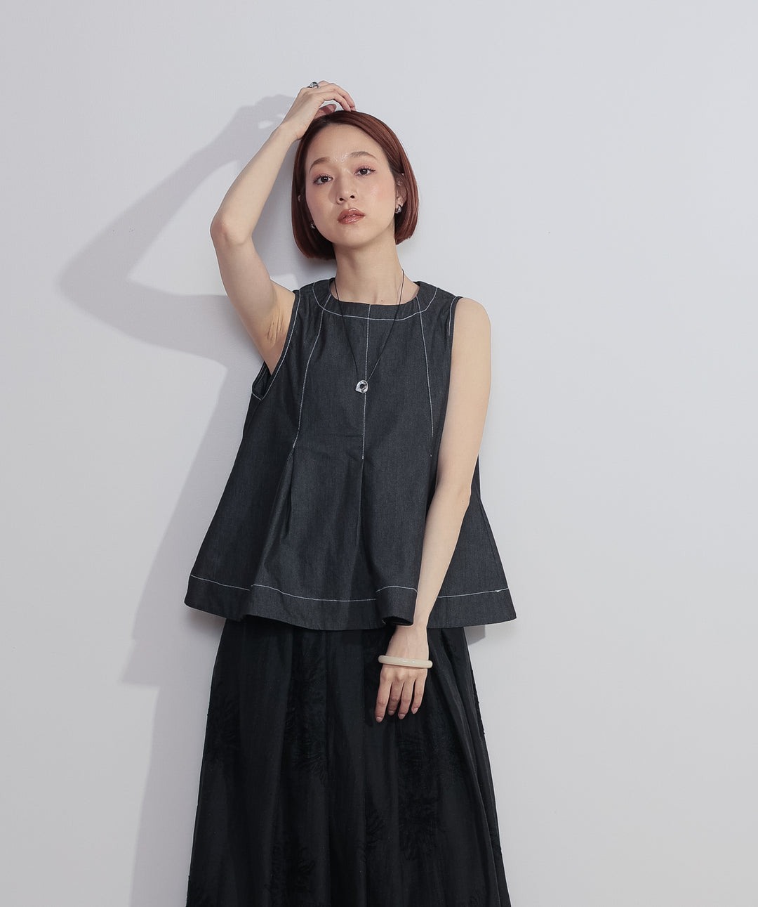 【SET】フロントタックフレアノースリーブトップス+フラワー刺繍シアースカート(2set)