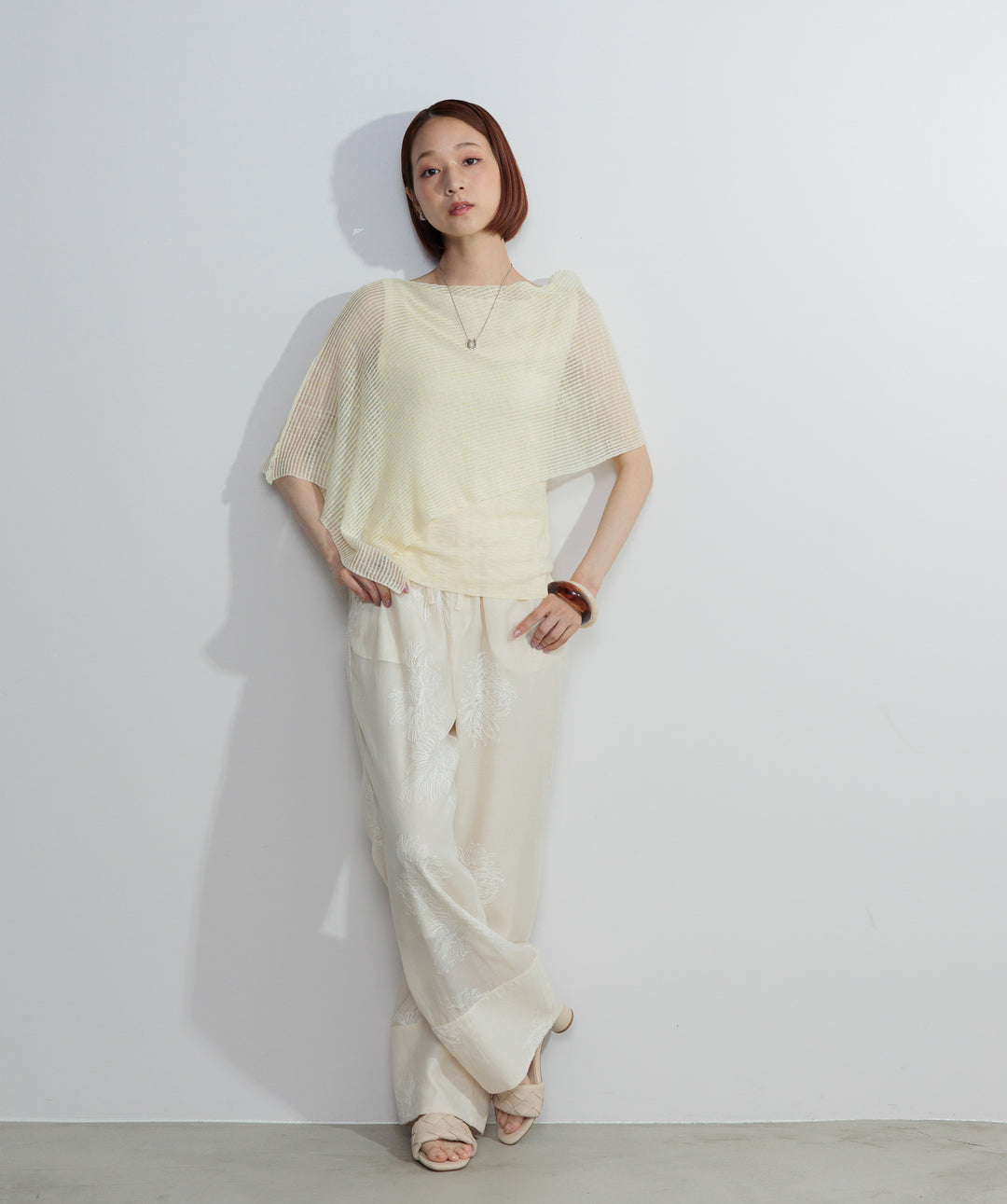 【SET】レイヤードオフショルニットトップス+フラワー刺繍シアーパンツ(2set)