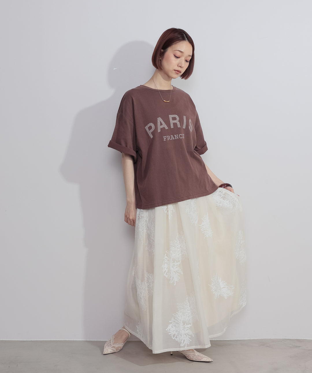 【SET】ピグメントロゴプリントTシャツ+フラワー刺繍シアースカート(2set)