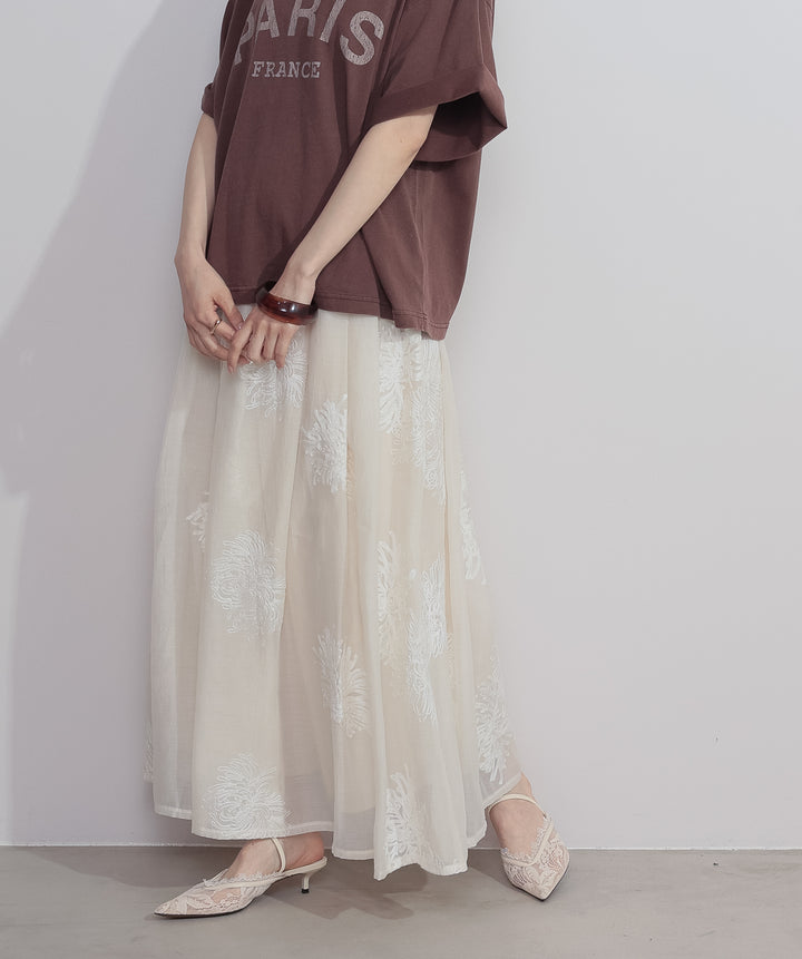 【SET】ピグメントロゴプリントTシャツ+フラワー刺繍シアースカート(2set)