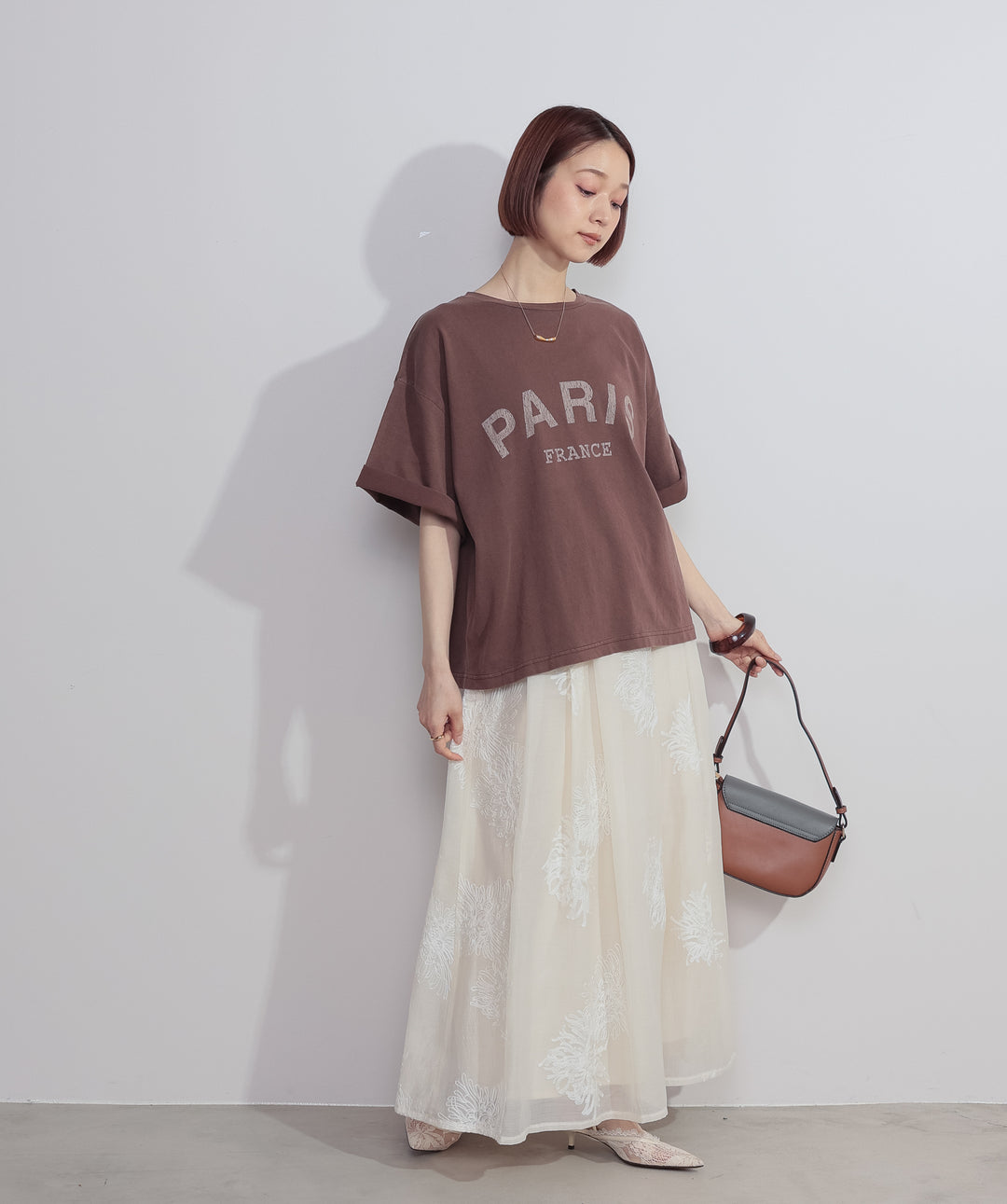 【SET】ピグメントロゴプリントTシャツ+フラワー刺繍シアースカート(2set)