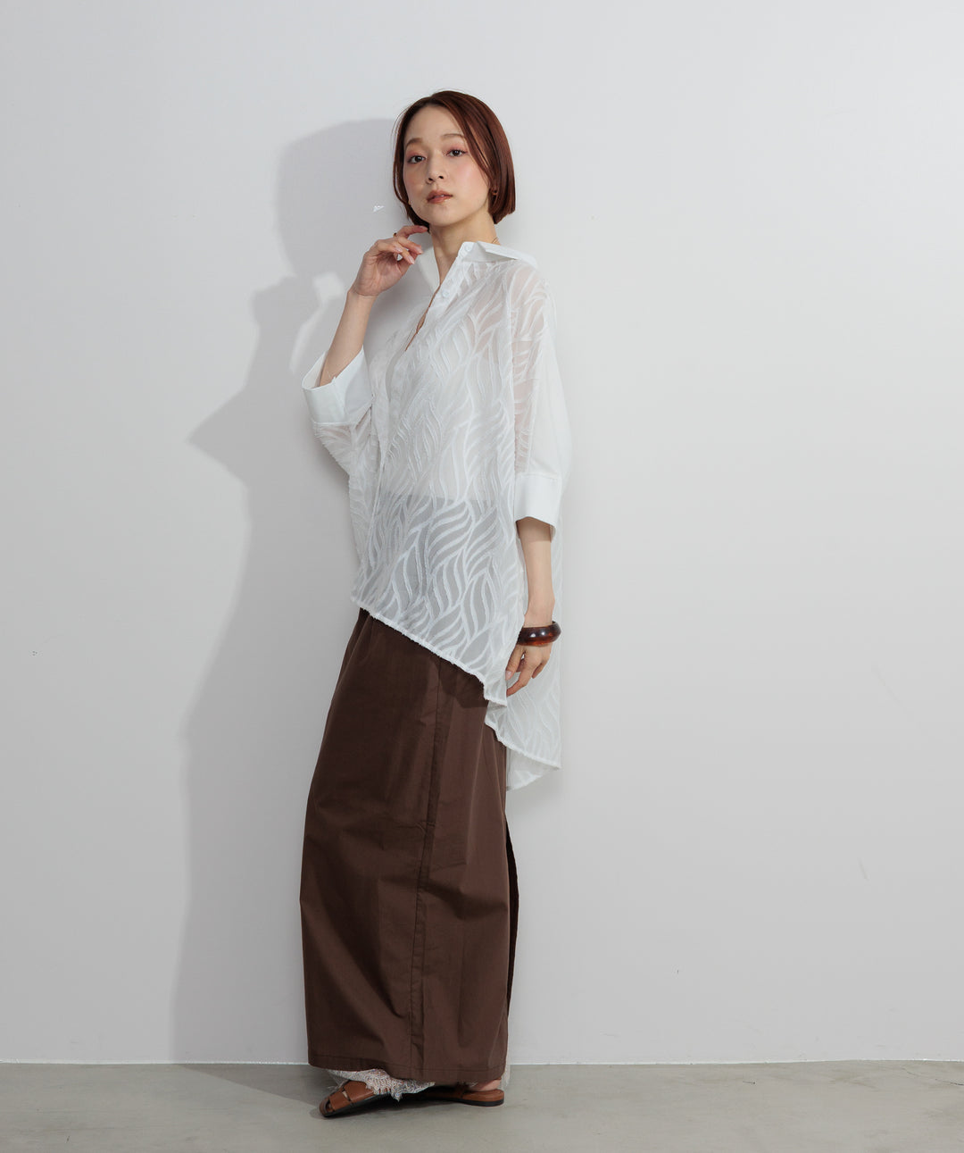 バックスリットレースヘムスカート
