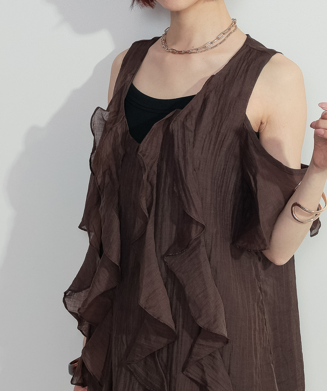 ラッフルオープンショルダーブラウス