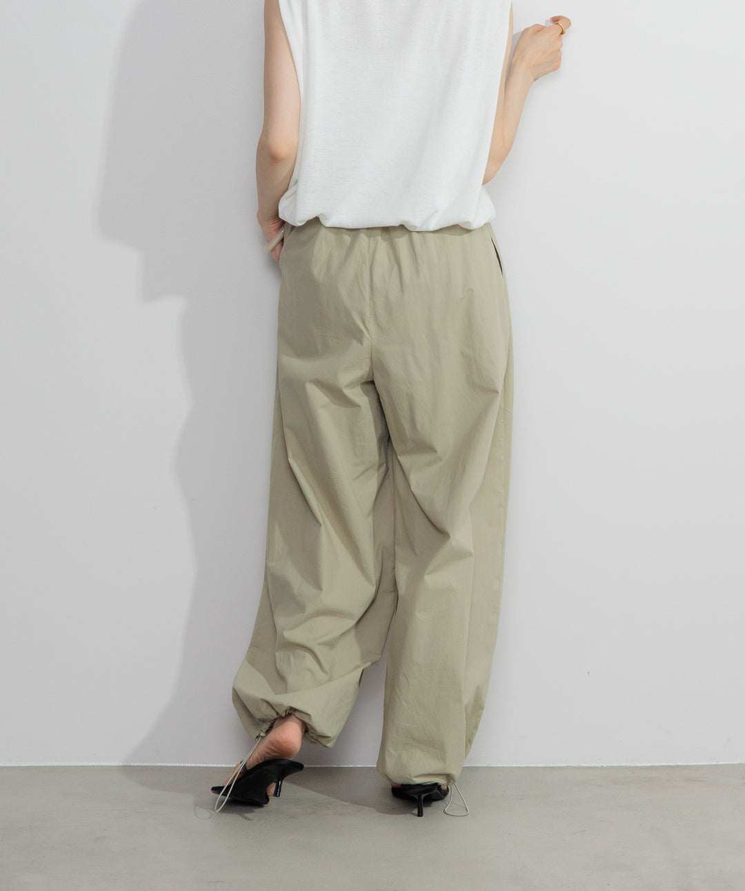 タックデザインドロストパンツ