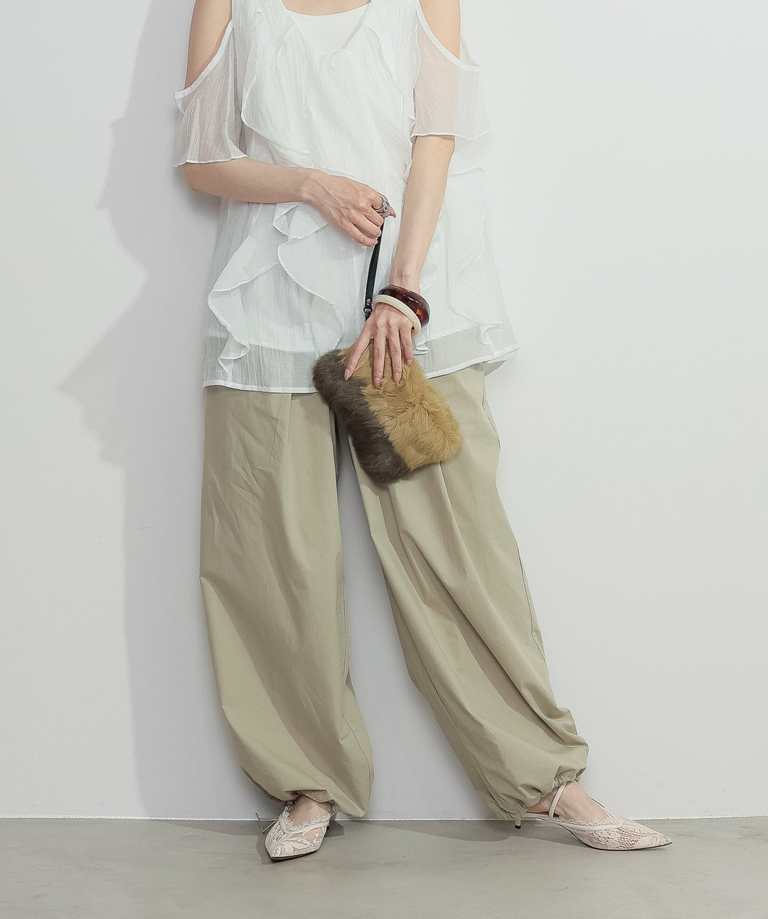 【SET】ラッフルオープンショルダーブラウス+タックデザインドロストパンツ(2set)