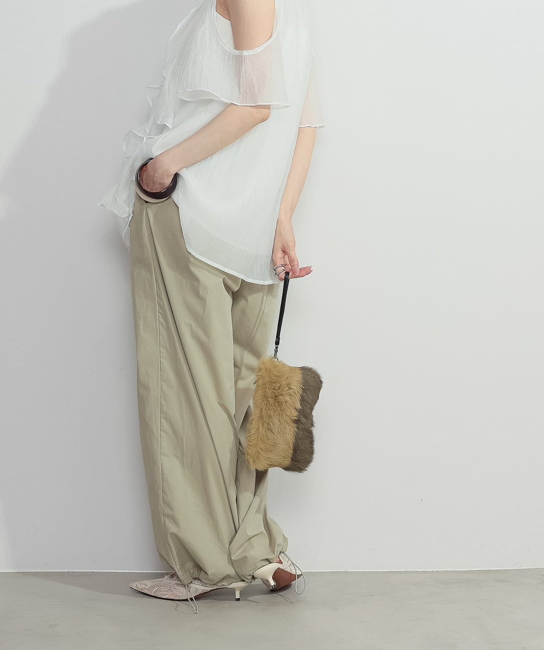 【SET】ラッフルオープンショルダーブラウス+タックデザインドロストパンツ(2set)