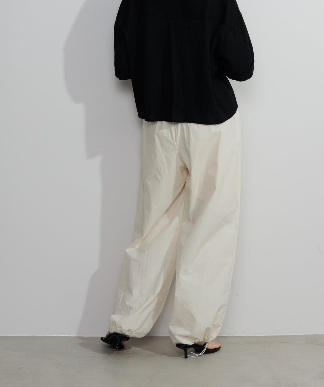 タックデザインドロストパンツ