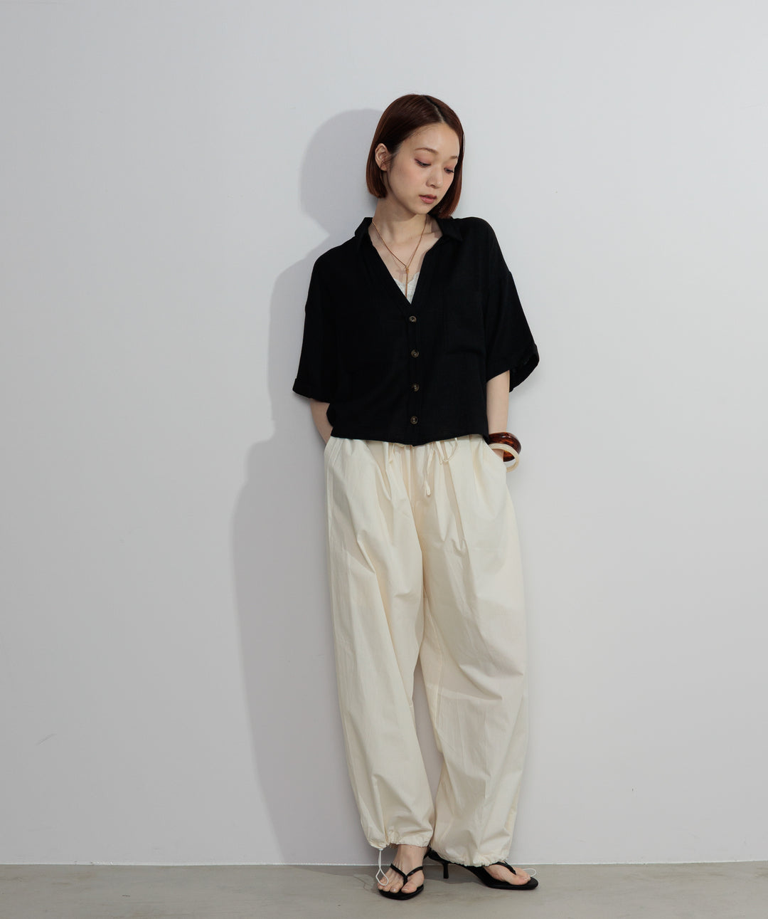 タックデザインドロストパンツ