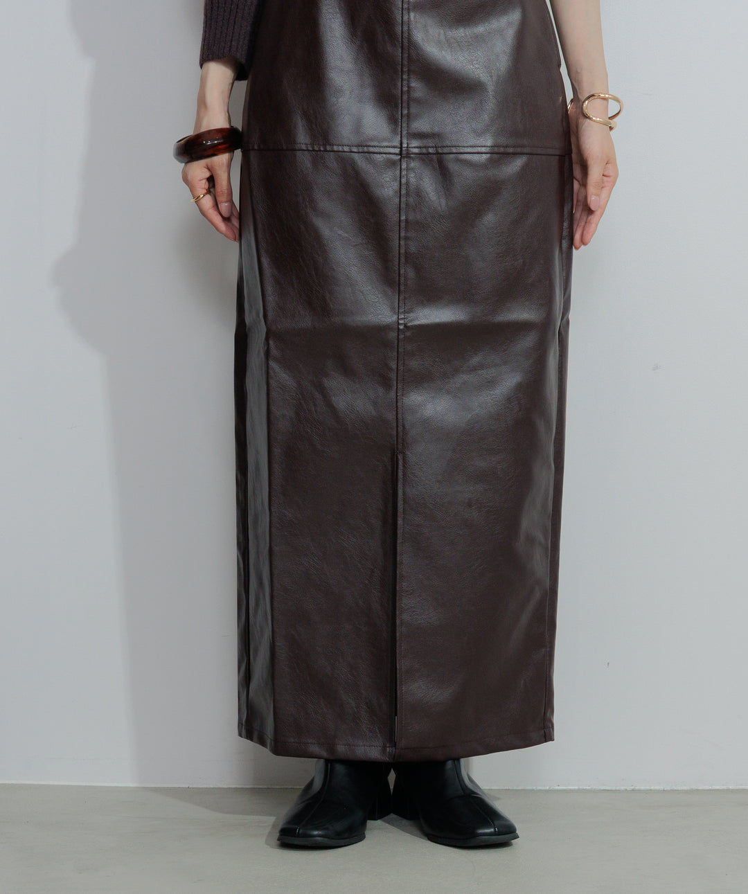 フェイクレザースリットロングスカート