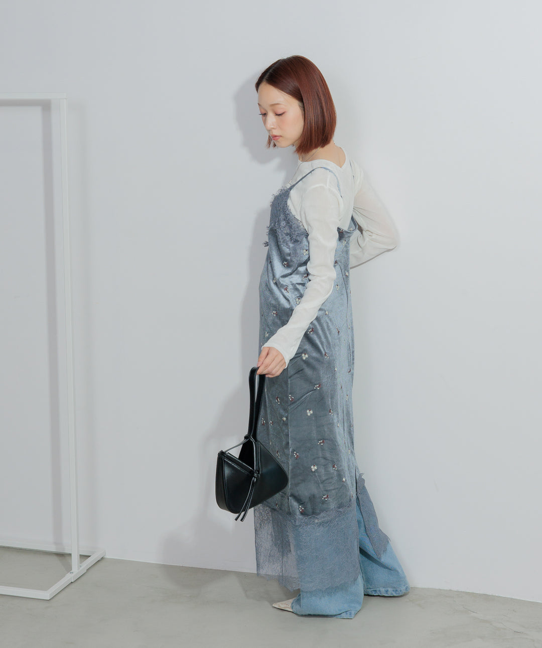 ベロア刺繍レースキャミワンピース