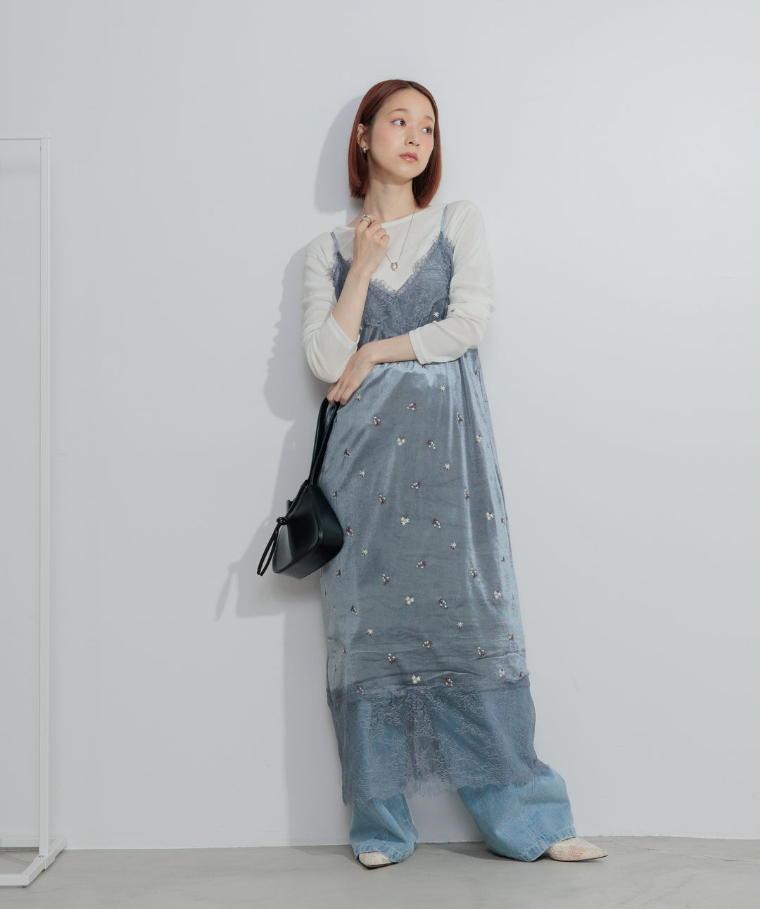 ベロア刺繍レースキャミワンピース