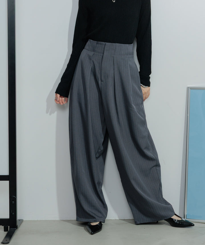 ピンストライプタックパンツ