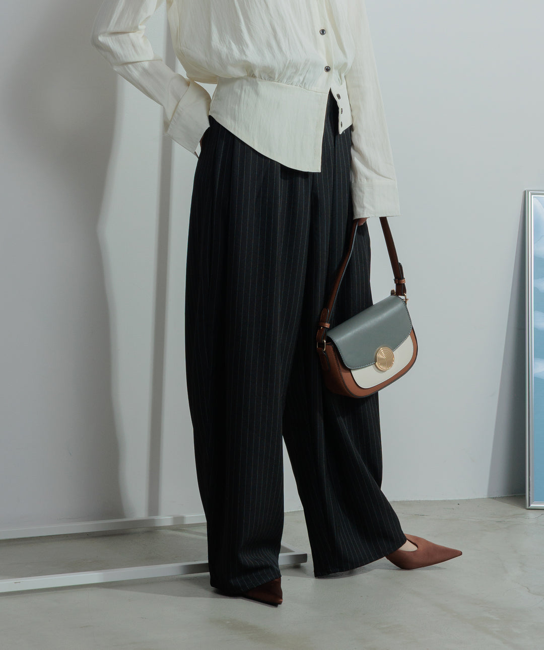 ピンストライプタックパンツ