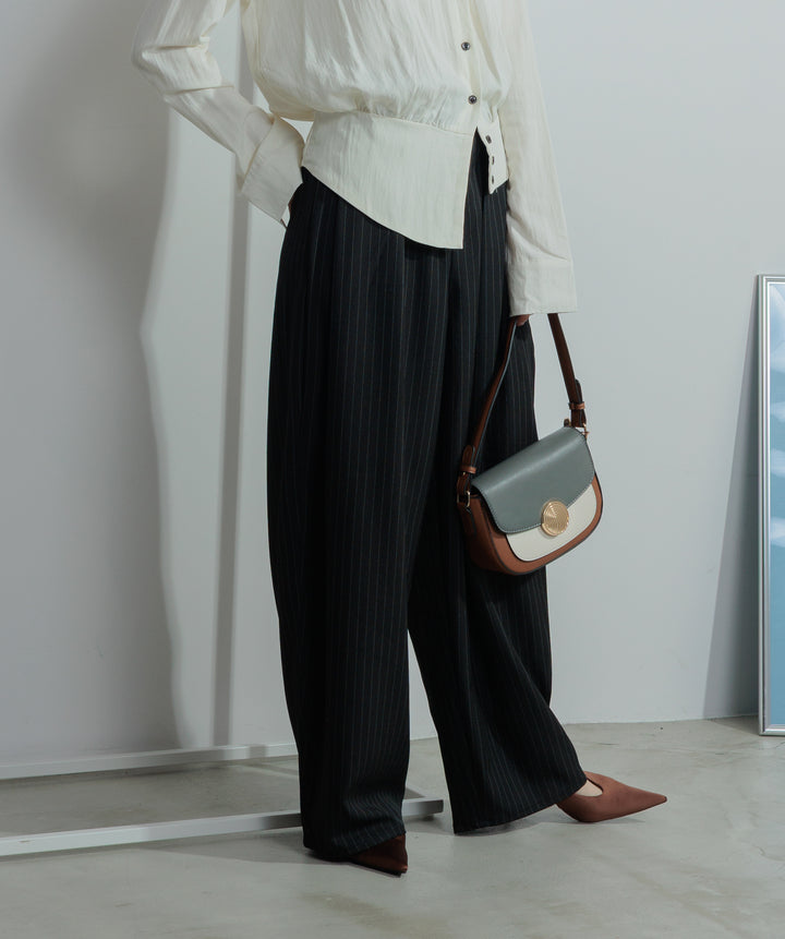 ピンストライプタックパンツ