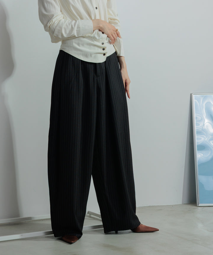 ピンストライプタックパンツ