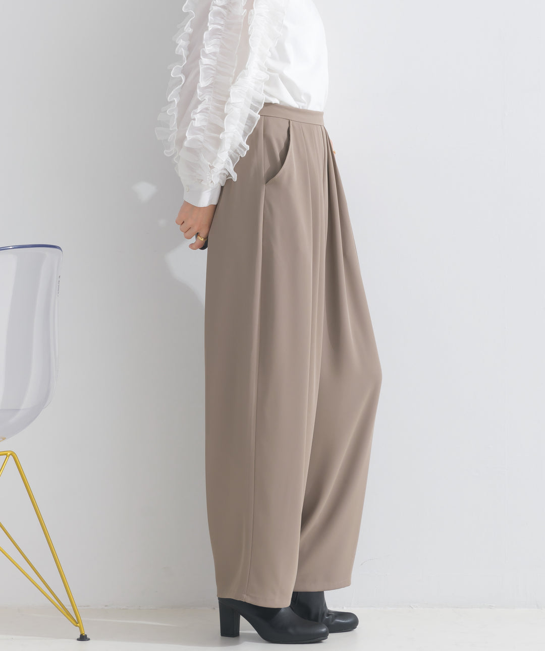 エステルスムースタックカーブパンツ