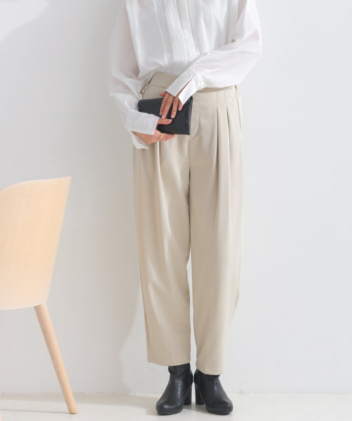 ダブルタックテーパードパンツ