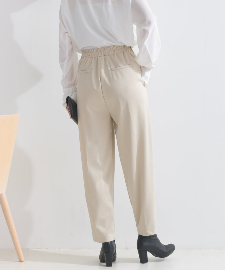 ダブルタックテーパードパンツ