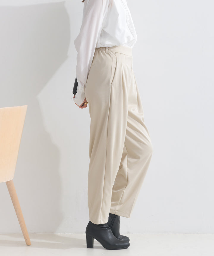 ダブルタックテーパードパンツ