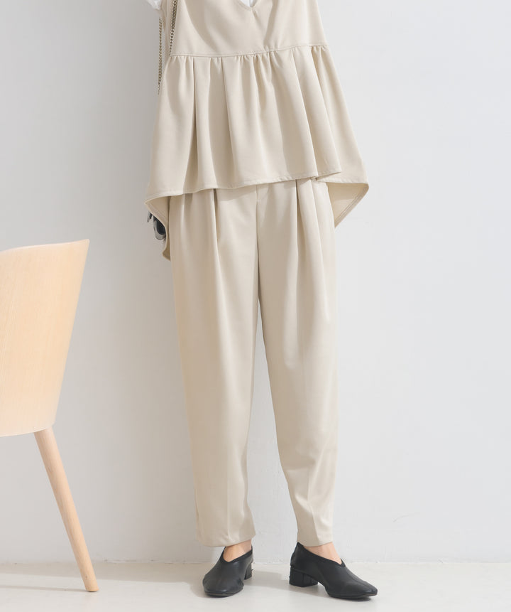 ダブルタックテーパードパンツ