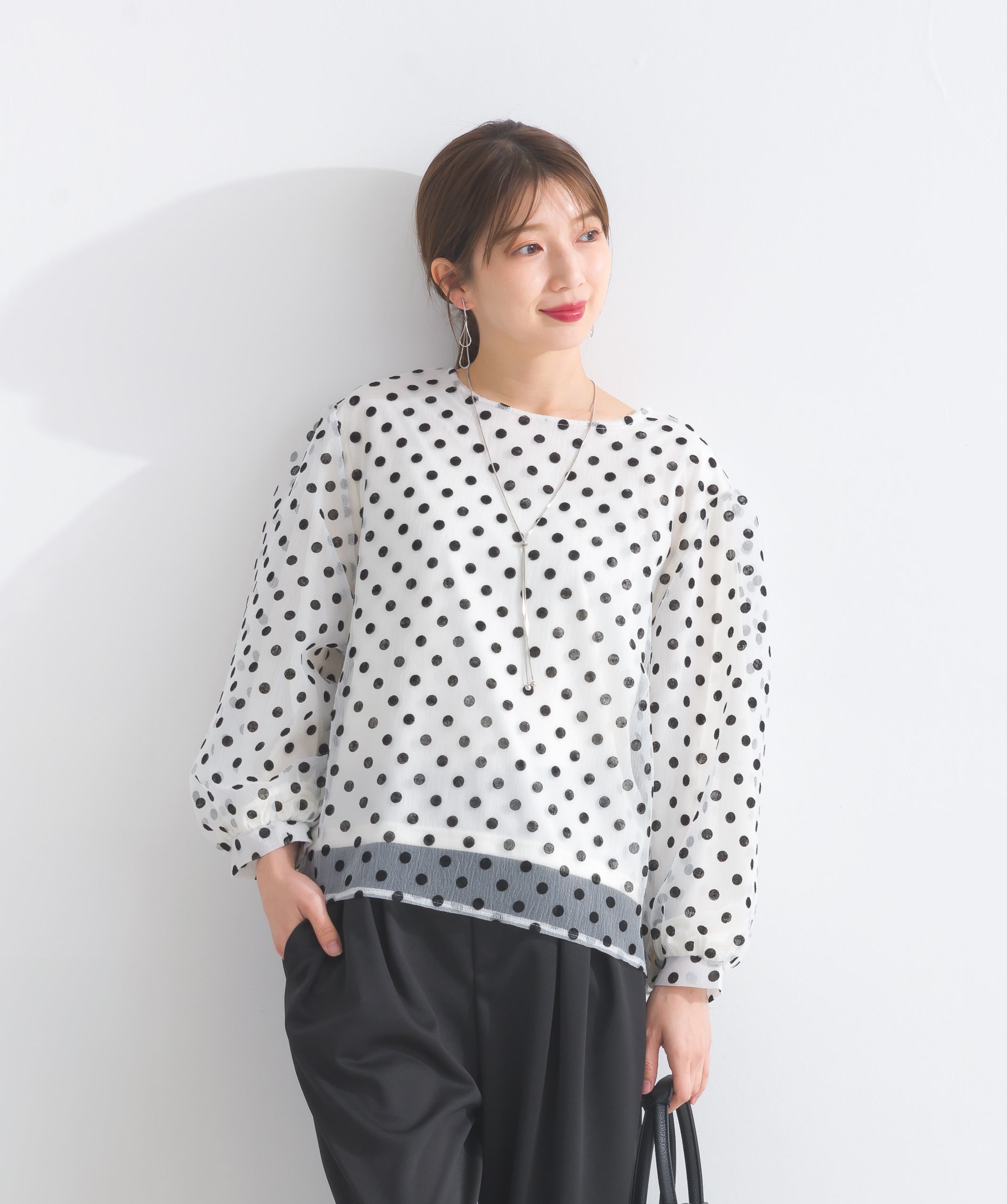 フロッキードットチュールプルオーバー – OandI フロッキードットチュールプルオーバー – OandI