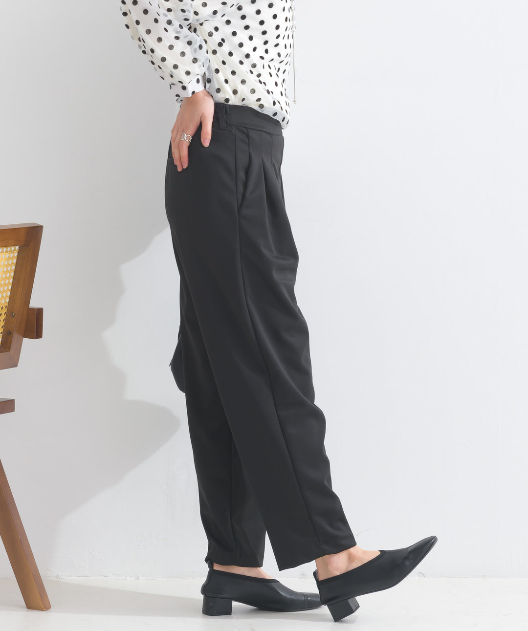 ダブルタックテーパードパンツ