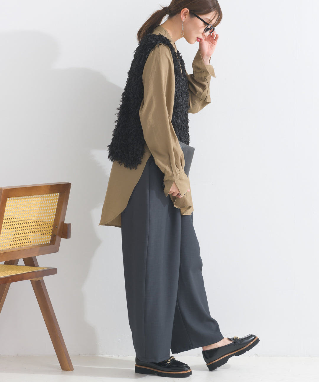 アシメラップドレープパンツ