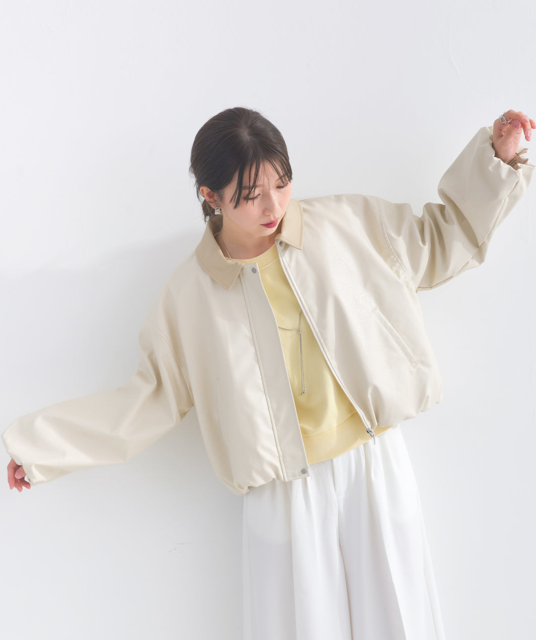 フェイクレザーショート丈ブルゾン