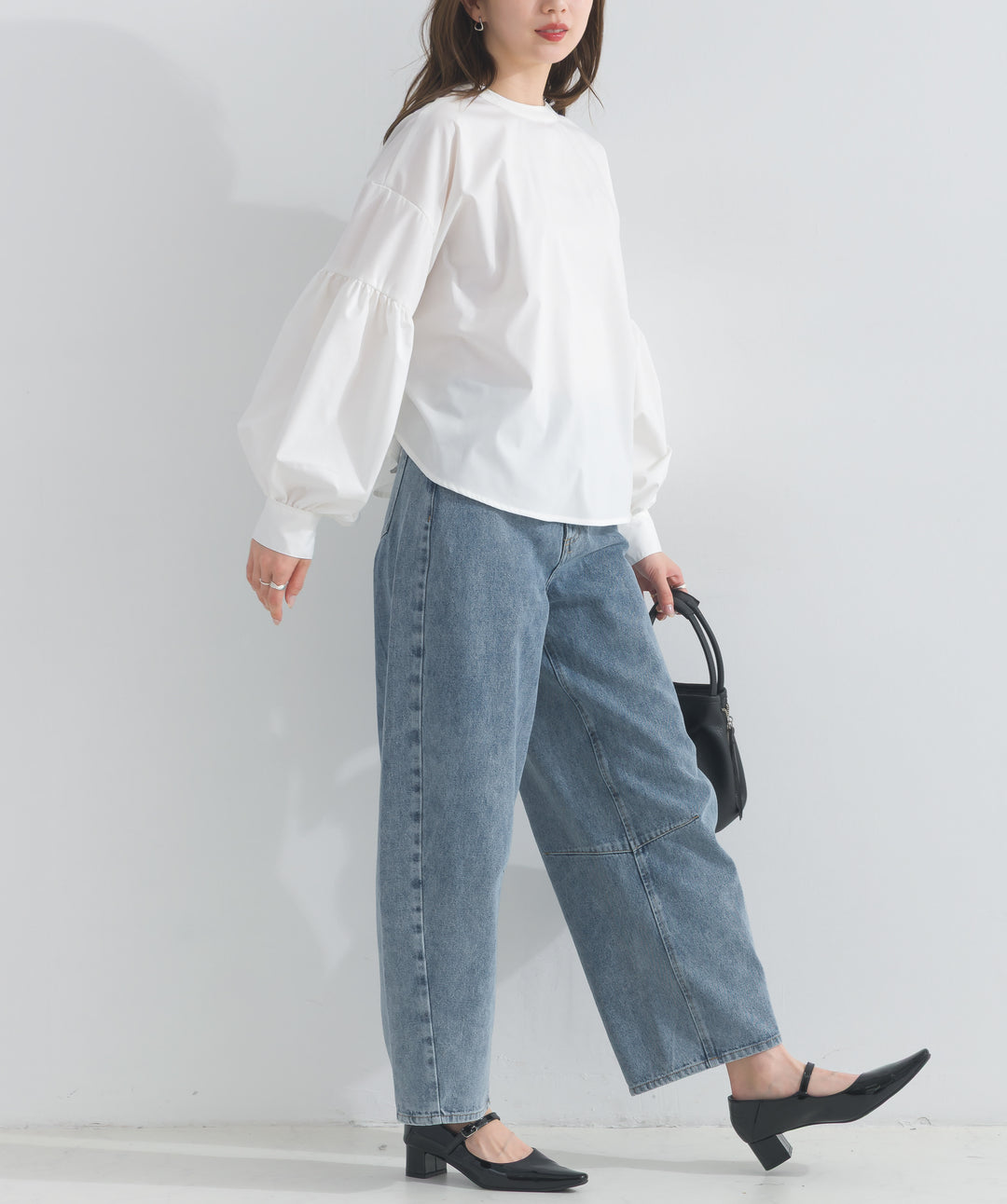カーヴィーデニムパンツ