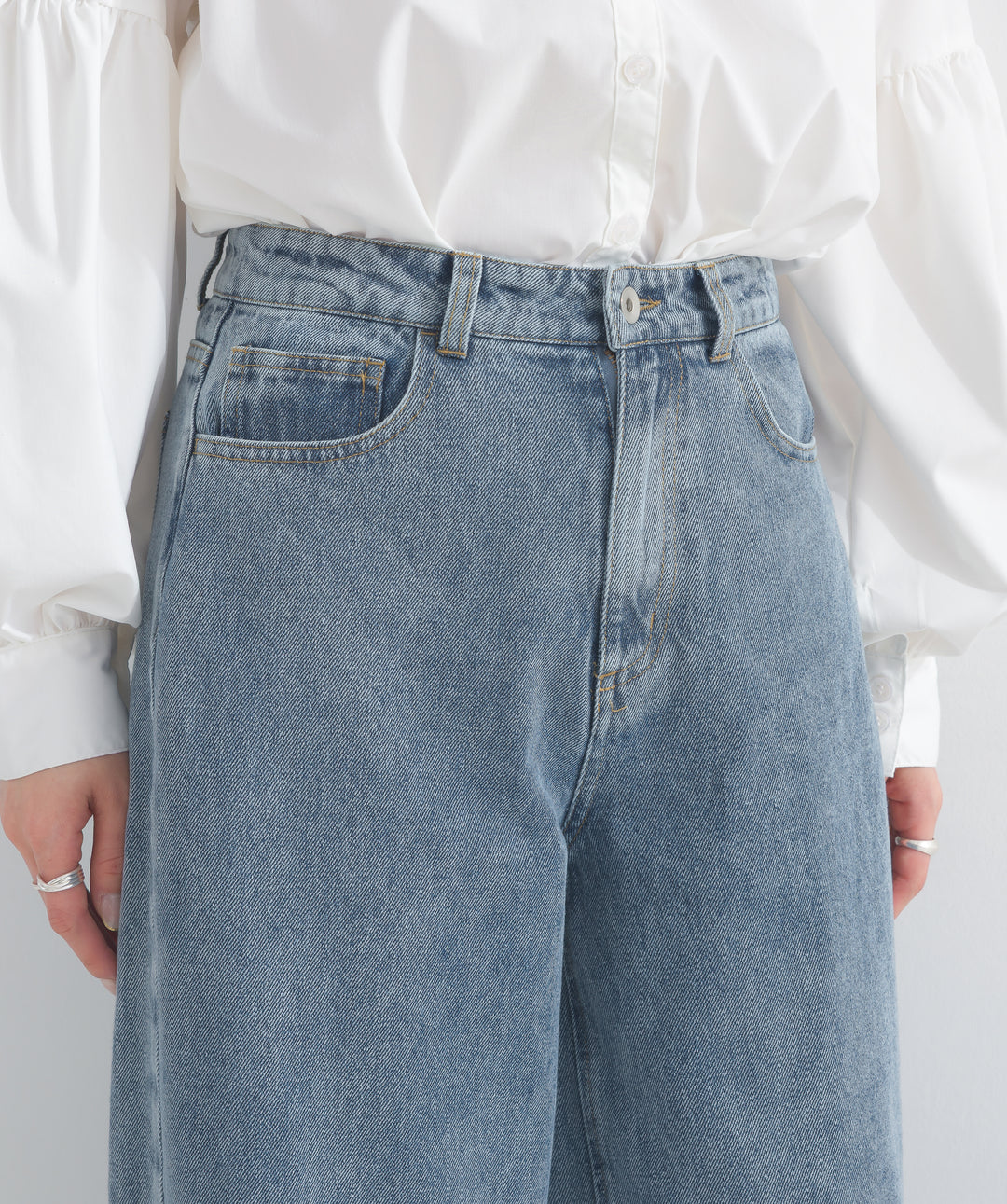 カーヴィーデニムパンツ