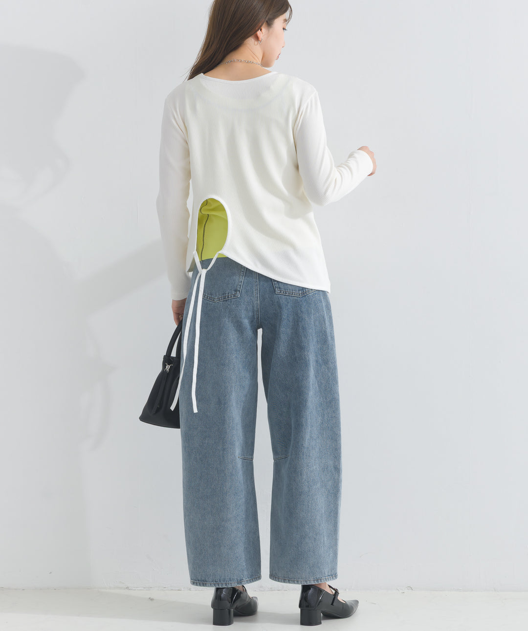 カーヴィーデニムパンツ