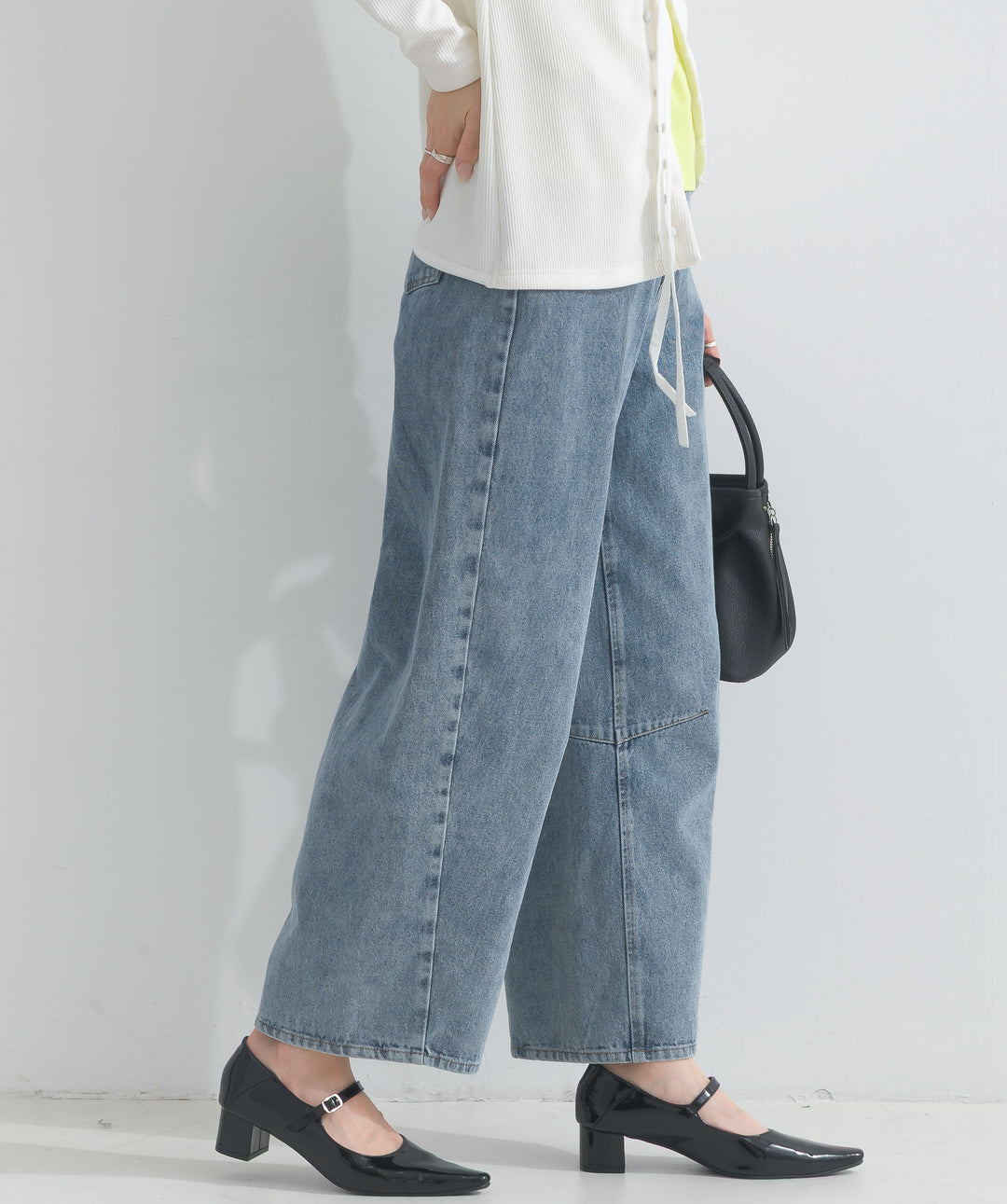 カーヴィーデニムパンツ