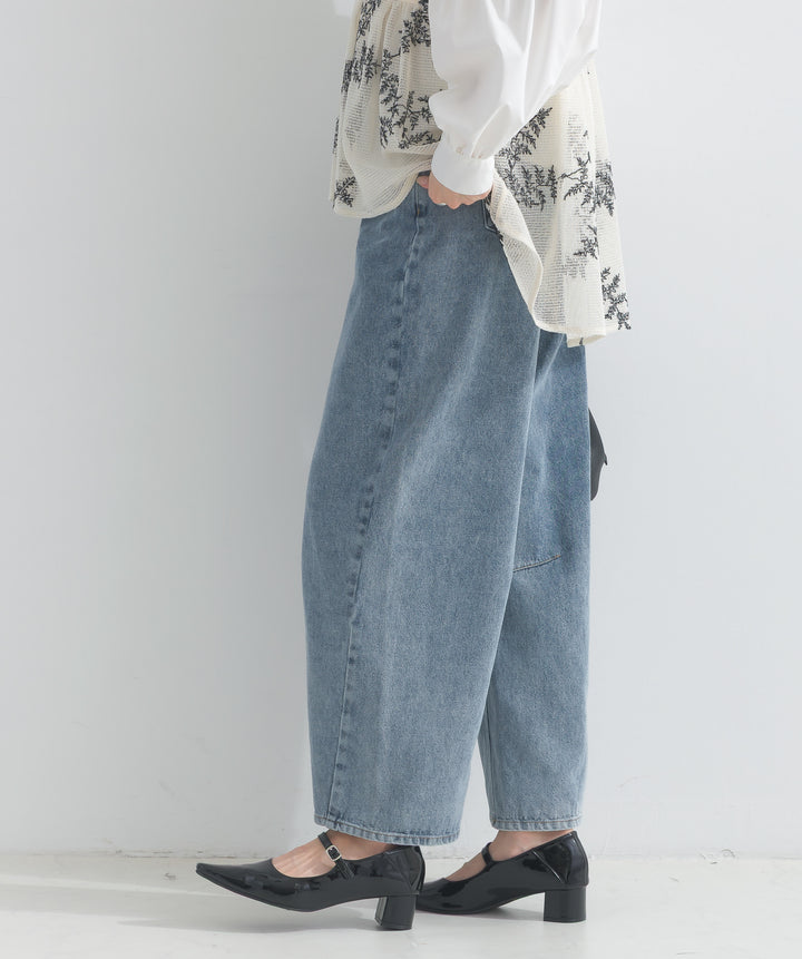 カーヴィーデニムパンツ