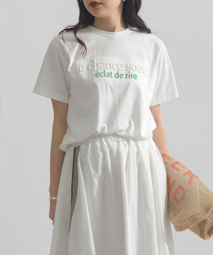 エンボスロゴコンパクトTシャツ