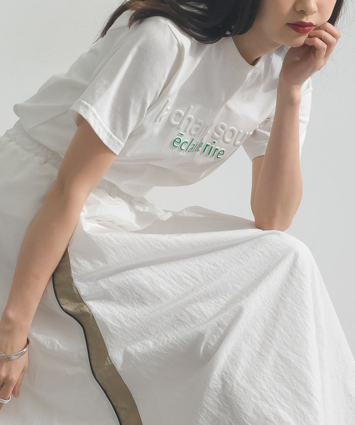 エンボスロゴコンパクトTシャツ