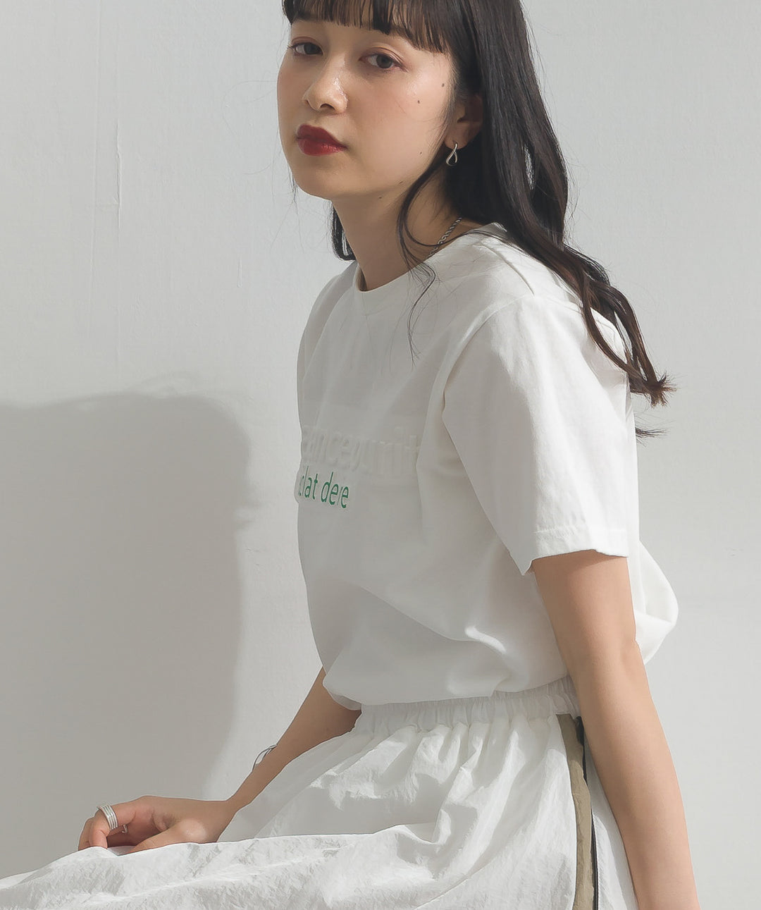 エンボスロゴコンパクトTシャツ