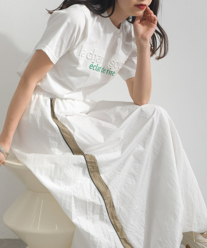 エンボスロゴコンパクトTシャツ
