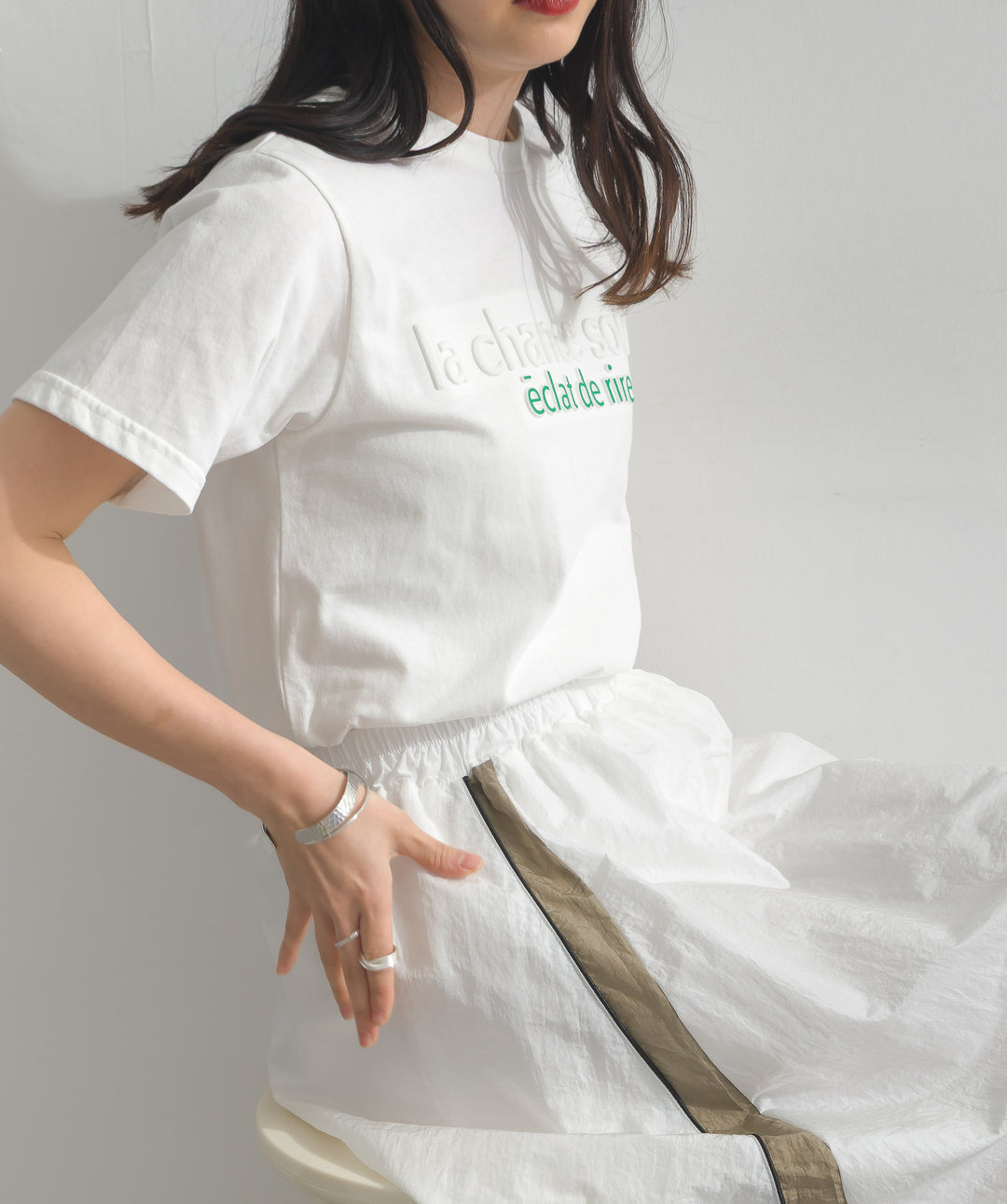エンボスロゴコンパクトTシャツ